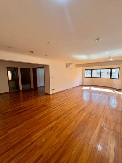 VENDO AMPLIO DEPARTAMENTO 