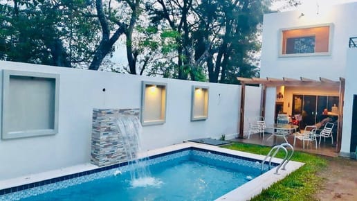 VENDO AMPLIO DUPLEX EN LAMBARE