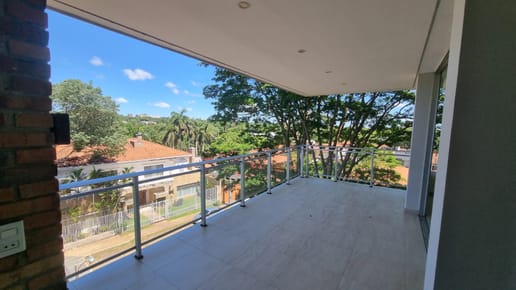 En Venta Barrio MBURICAO Departamento Extra Grande !