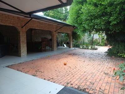 CASA 2 DORM EN BARRIO NAZARETH