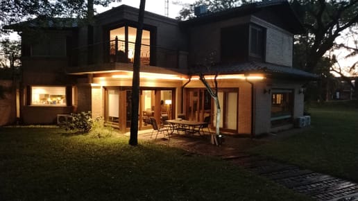 RESIDENCIA PREMIUM EN CONDOMINIO LOS MANGOS – LAMBARÉ