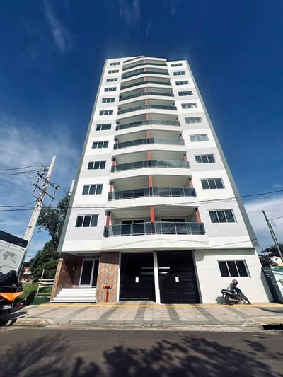 alquilo departamento en edificio AQUERIUM Encarnacion zona costanera