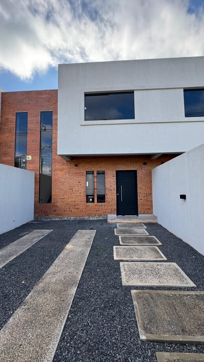 VENDO HERMOSO DUPLEX A ESTRENAR EN LUQUE!