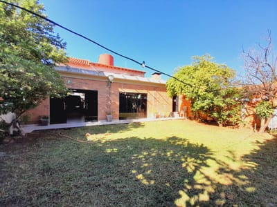 Vendo Amplia y Cómoda Casa en Lambaré, Barrio Santo Domingo 