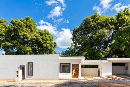 En Venta Casa De 2 Dormitorios En Barrio Cerrado De Luque
