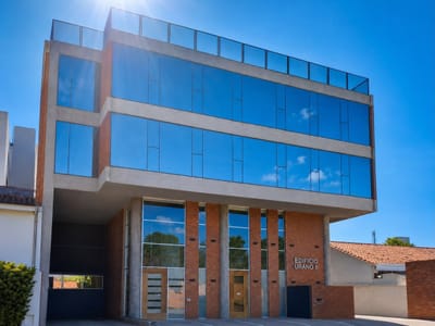 ALQUILO OFICINA CORPORATIVA ZONA ITAU BRASILIA - BARRIO MCAL LOPEZ