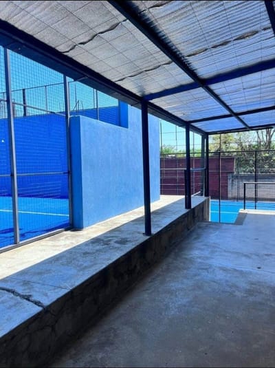 EN VENTA COMPLEJO DE CANCHAS DE PÁDEL EN LAMBARÉ