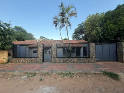 VENDO CASA EN LIMPIO BARRIO VILLA MARID
