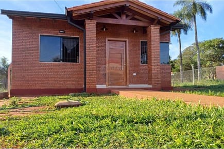 VENDO CASA EN AREGUA 