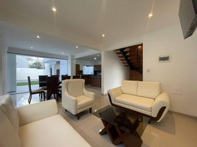 Casa En Alquiler En Villa Bonita