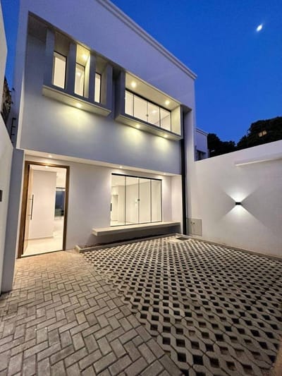 VENDO DUPLEX EN BARRIO LAS GOLONDRINAS 