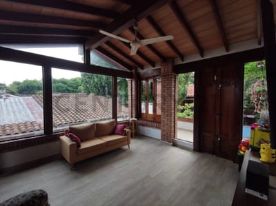 VENTA DE CASA EN BARRIO JARA, ASUNCIÓN -  ID: 49678