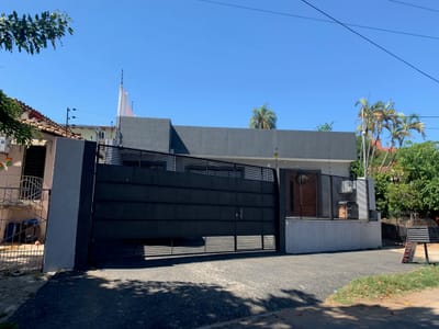 Moderna residencia de 5 habitaciones en venta