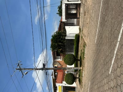 ALQUILO CASA INDEPENDIENTE SIN MUEBLES – AV. RADIAL 27 – BS. 3.500