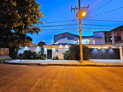 CASA EN ALQUILER DE 5 DORMITORIOS - ALEMANA Y MUTUALISTA