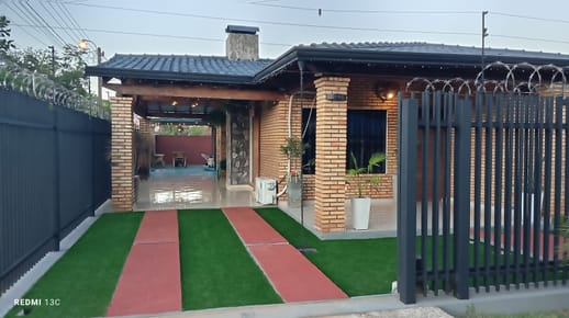 Vendo casa amoblada con piscina en Caacupé, Cordillera