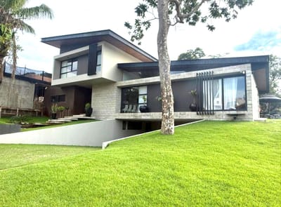 Casa De Lujo En Venta – Condominio Hacienda Del Urubó
