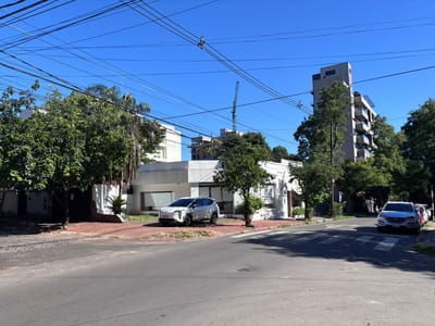 VENDO LOCAL COMERCIAL EN VILLAMORRA 