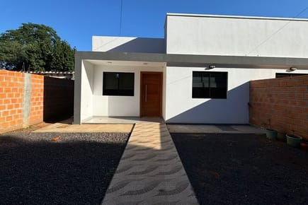 Casa chalets en alquiler Luque Laurelty 