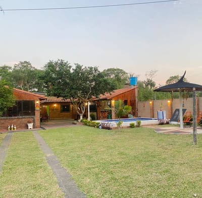VENDO CASA QUINTA EN AREGUA 
