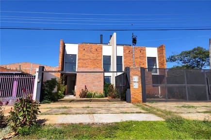 VENDO DUPLEX DE 3 DORMTS EN SUITE EN LUQUE, LAURELTY