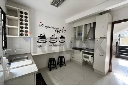 ALQUILO CASA PARA OFICINA – DISPONIBLE DESDE MAYO – BO. MARISCAL ESTIGARRIBIA