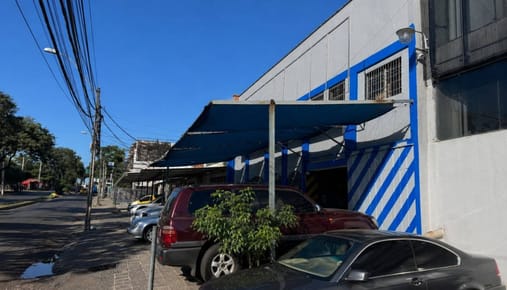 Vendo deposito + oficinas 700 m2 sobre Avda. República Argentina Z/Terminal