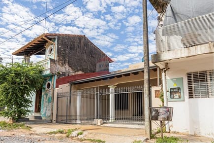 VENDO CASA A REFACCIONAR EN SAN VICENTE