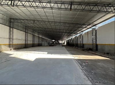 Alquiler local de 2000m2 en Bella Vista a estrenar