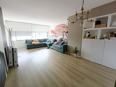 Venta Apartamento con Renta Pocitos 2 Dormitorios 2 Baños Office Garaje