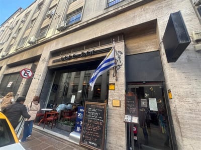 Local comercial en venta con renta Ciudad Vieja