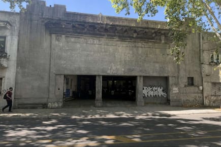 ALQUILER Local Comercial 950m2 sobre Av. Garibaldi en Goes