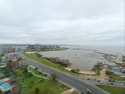 Venta Apartamento Pocitos Nuevo 2 Dormitorios 2 Baños Servicio completo Garaje