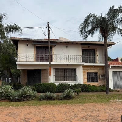 VENDO Oficina Consultorio con Piscina - Fernando de la Mora