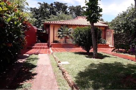 VENDO HERMOSA PROPIEDAD EN LA CIUDAD DE LUQUE ZONA LOMA MERLO SOBRE AVENIDA