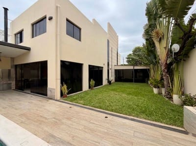 Alquilo Hermosa Residencia en Barrio Las Carmelitas - Asunción