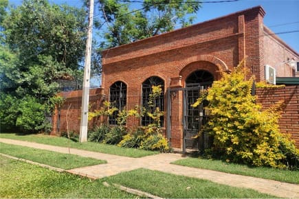 VENDO HERMOSA CASA EN LUQUE EN ESQUINA