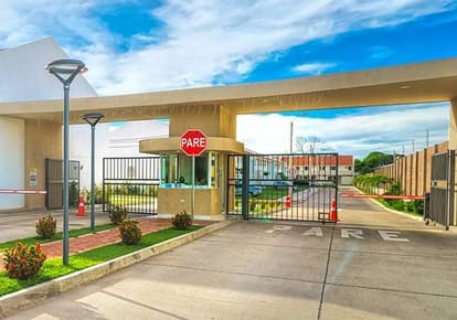 CASA EN VENTA CONDOMINIO "LAS PALMAS OESTE I"