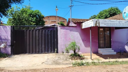 VENTA CASA FAMILIAR CON SALÓN  EN SAN LORENZO
