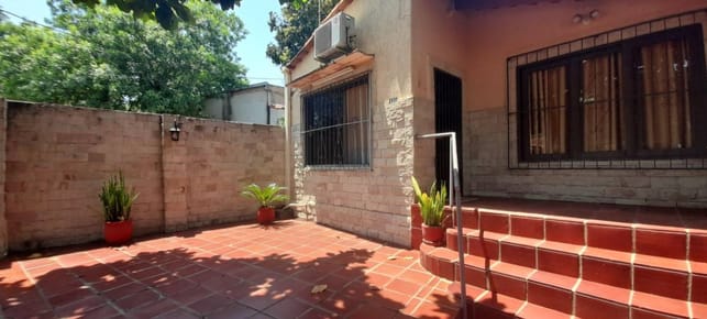 VENDO CASA EN LAMBARÉ