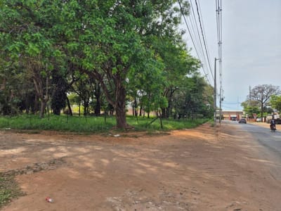 Vendo terreno en Esquina 4.028 m² – Mariano Roque Alonso