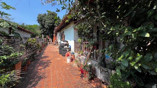 VENDO CASA EN CAACUPE CABAÑAS