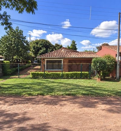 VENDO AMPLIA CASA EN SAN LORENZO VILLA INDUSTRIAL