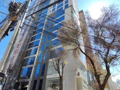 Oficina sobre la 6 de Agosto - Nueva 132.00 m2