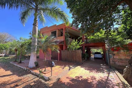 HERMOSA CASA EN CAPIATA B. LAURELTY