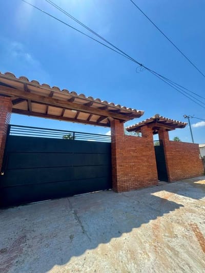 VENDO QUINTA EN LIMPIO, cerca de Plaza Norte