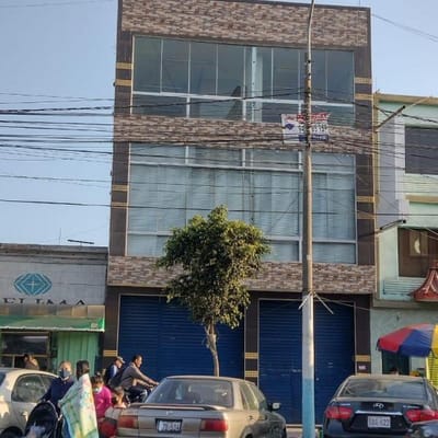 ALQUILO EDIFICIO DE  PISOS EN AVSAENZ PEA CUADRA  DE  M X PISO  M