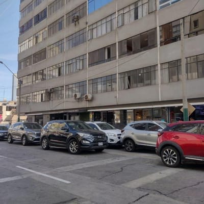 VENDO DEPARTAMENTO DE  M  DE  DORMITORIOS  BAO CERCA A AVARENALES