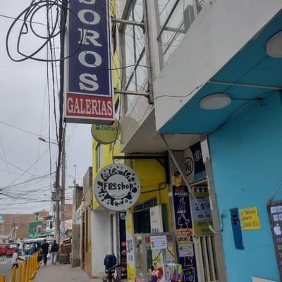 VENDO GALERIA COMERCIAL EN MALA CALLE REAL CERCA MERCADO UBICADISIMO