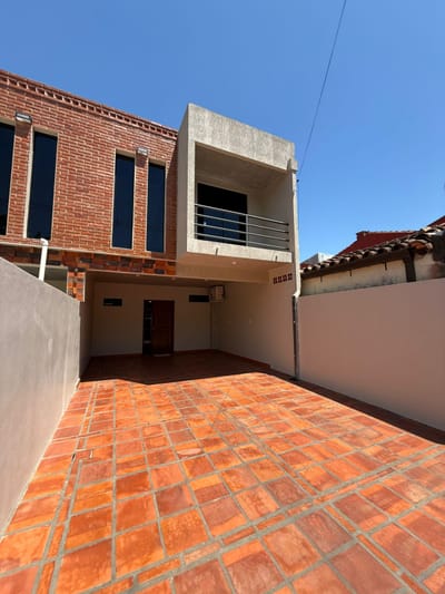 VENDO DUPLEX EN LA CIUDAD DE SAN LORENZO 